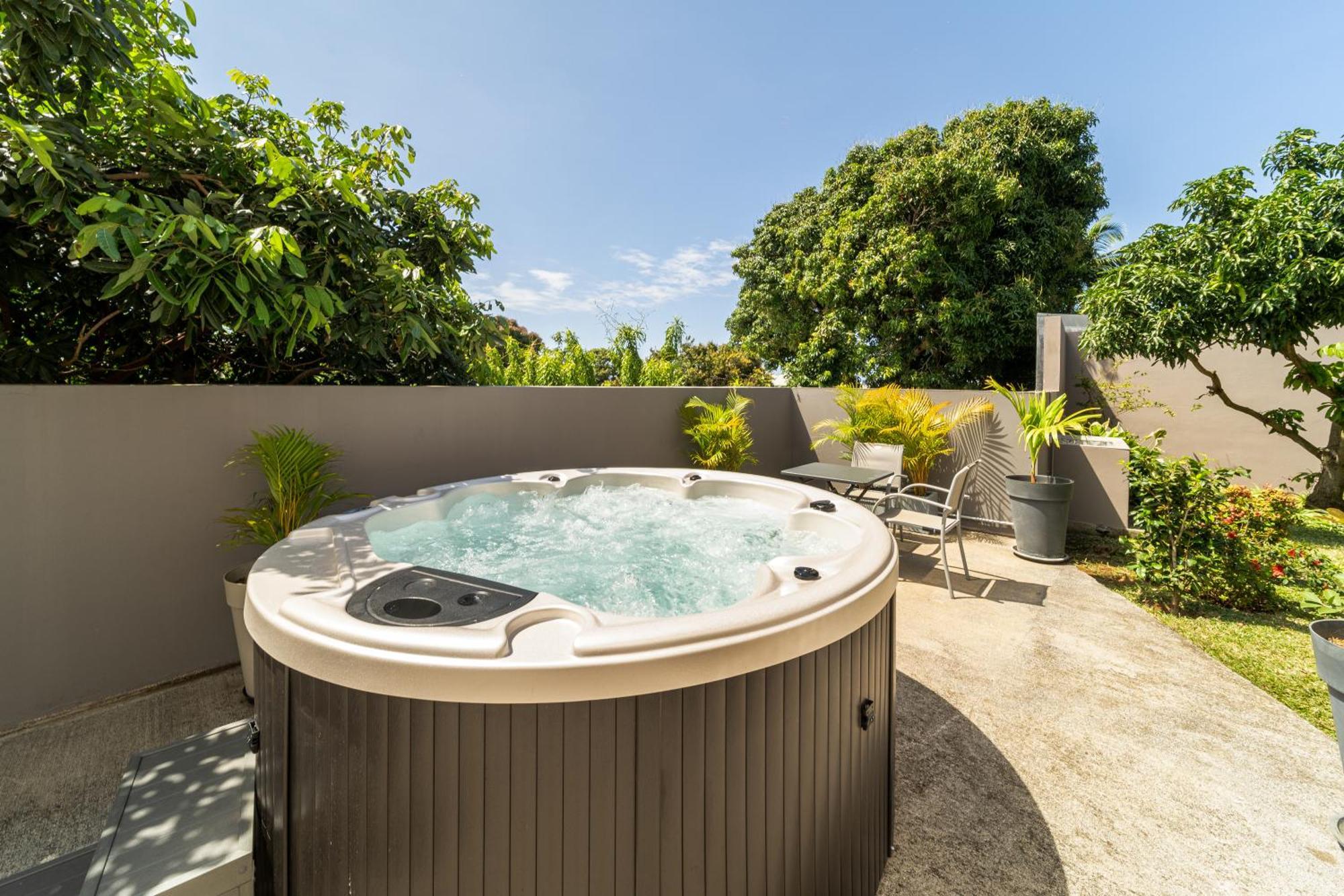 Villa Et Grand Jacuzzi Six Personnes, En Pleine Nature Saint-Joseph Exterior foto